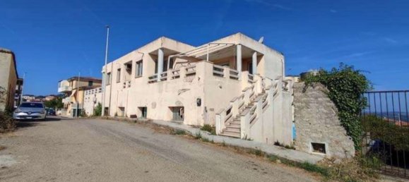 Apartamento de 7 habitaciónes en Tempio Pausania, Italy No. 13462 3