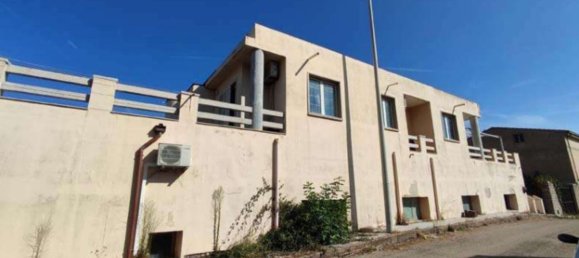 Apartamento de 7 habitaciónes en Tempio Pausania, Italy No. 13462 2