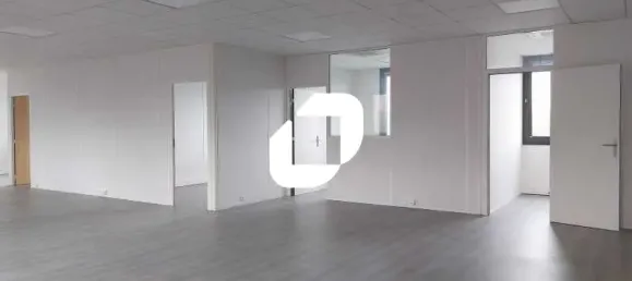 Bureau à Montigny-le-Bretonneux, France 176m² No. 302391 8