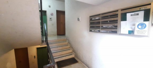 3-salle Appartement à Palermo, Italy No. 13704 4