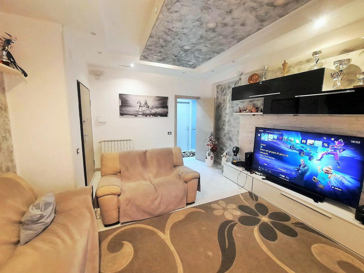 3-salle Appartement à Palermo, Italy No. 13704