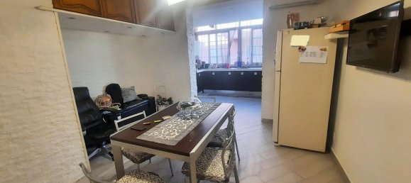 3-salle Appartement à Palermo, Italy No. 13704 13