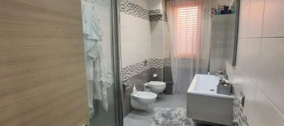 3-salle Appartement à Palermo, Italy No. 13704 9