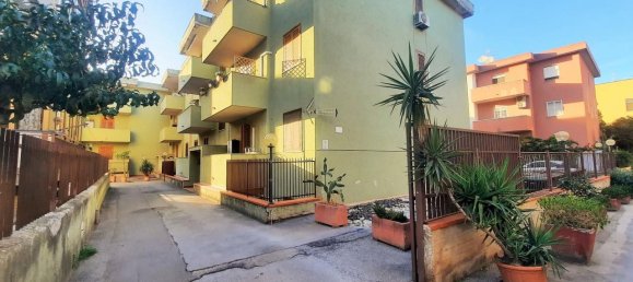 3-salle Appartement à Palermo, Italy No. 13704 2