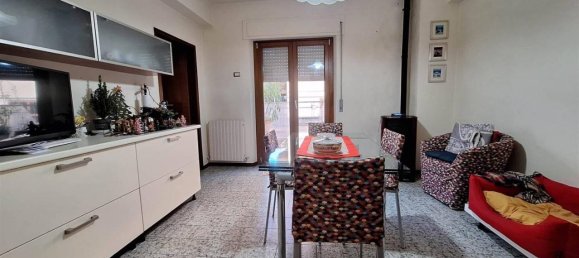 5 rooms Apartment in Treia, Italy No. 30854 3
