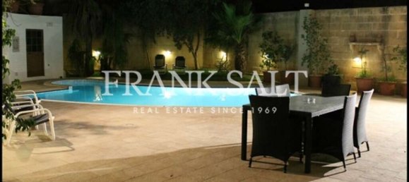 4 bedrooms Bungalow in Naxxar, Malta No. 8736 10