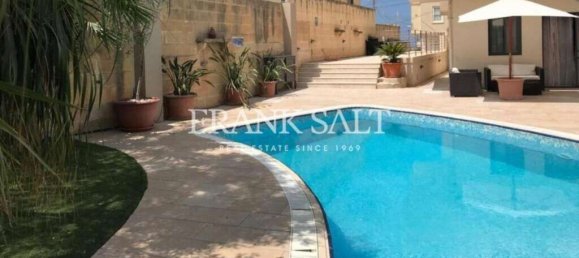 4 bedrooms Bungalow in Naxxar, Malta No. 8736 4