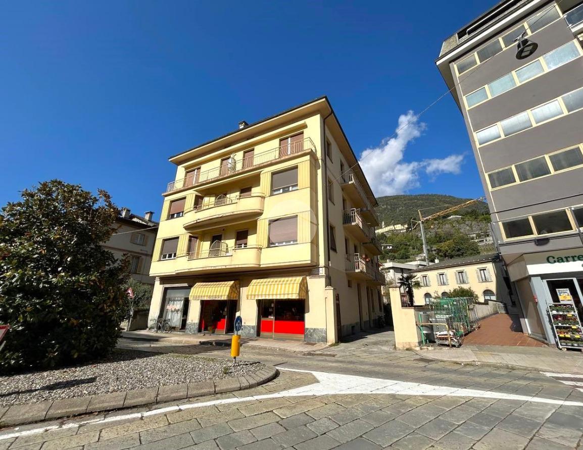 Квартира с 3 комнатами в Сондрио, Италия № 5702