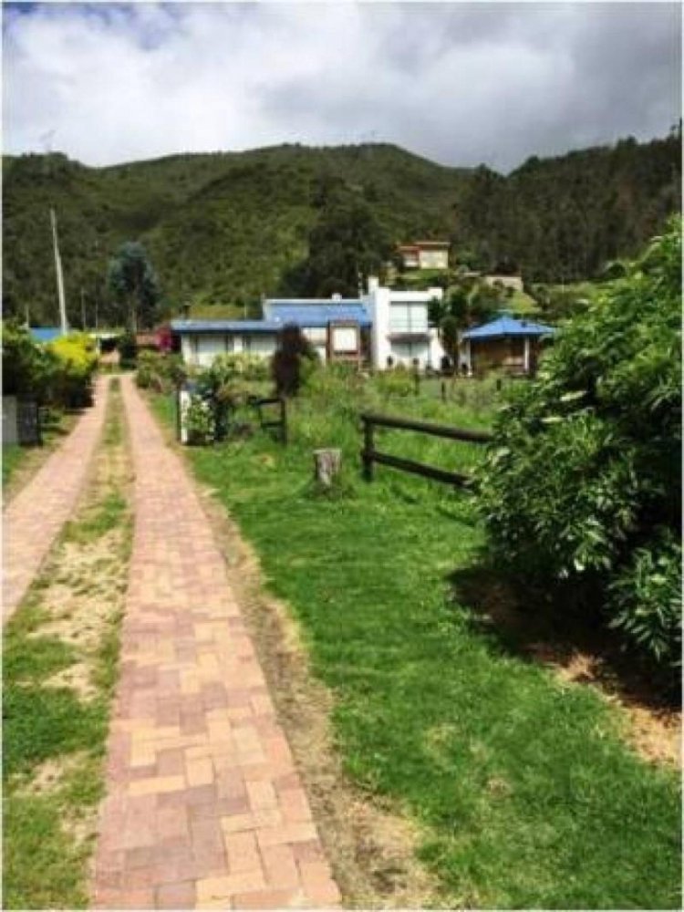 Дом с 8 спальнями в Кундинамарка, Колумбия № 6347