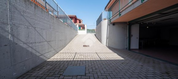 Villa de 6 habitaciónes en Verzuolo, Italy No. 34131 50