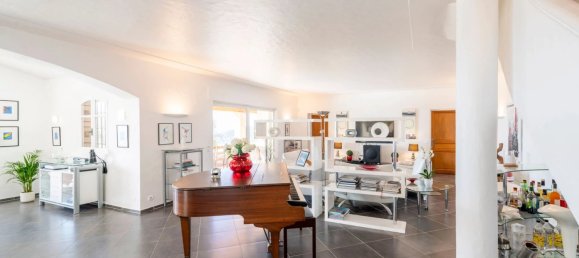 5 bedrooms Villa in Chateauneuf-Grasse, France No. 1714 11