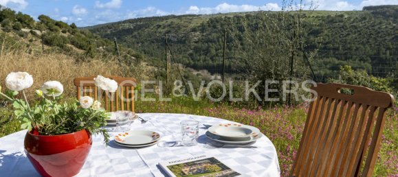 4 bedrooms Villa in Ragusa, Italy No. 129976 2