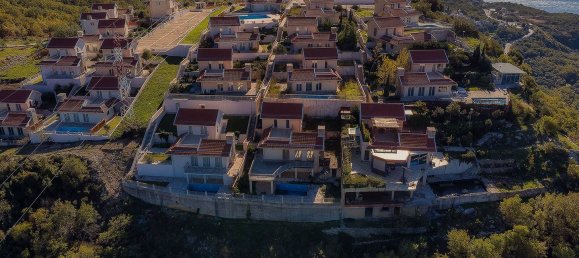 3 bedrooms Villa in Blizikuce, Montenegro No. 225 4