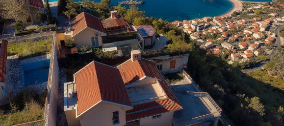 3 bedrooms Villa in Blizikuce, Montenegro No. 225 2