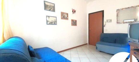 Квартира с 3 комнатами в Виареджо, Италия № 64127 3