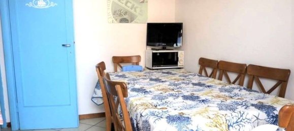 Квартира с 3 комнатами в Виареджо, Италия № 64127 5