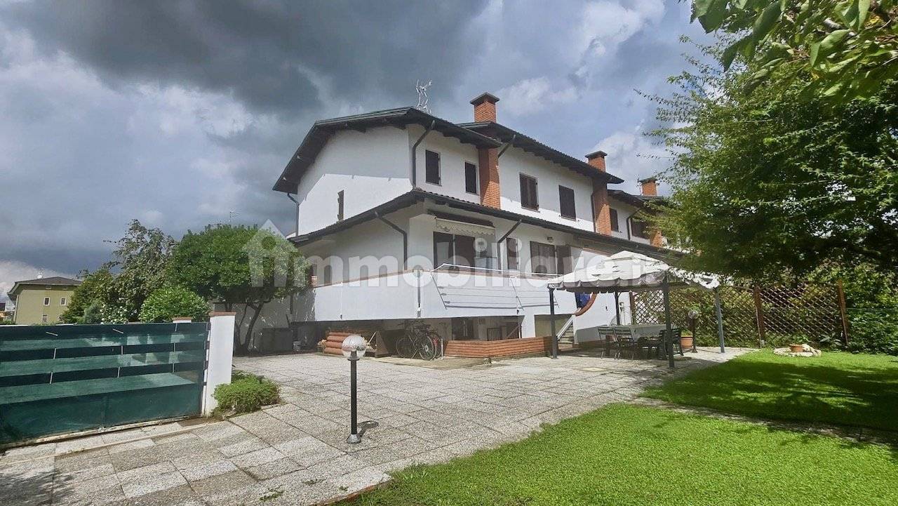 3 bedrooms Villa in Gaggiano, Italy No. 314076