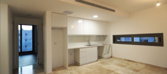 3 bedrooms Apartment in Limassol, Cyprus No. 9368 3