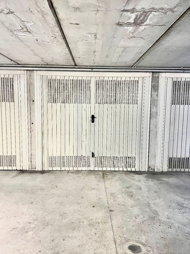 Garaje en Lainate, Italy 15 m² No. 373638