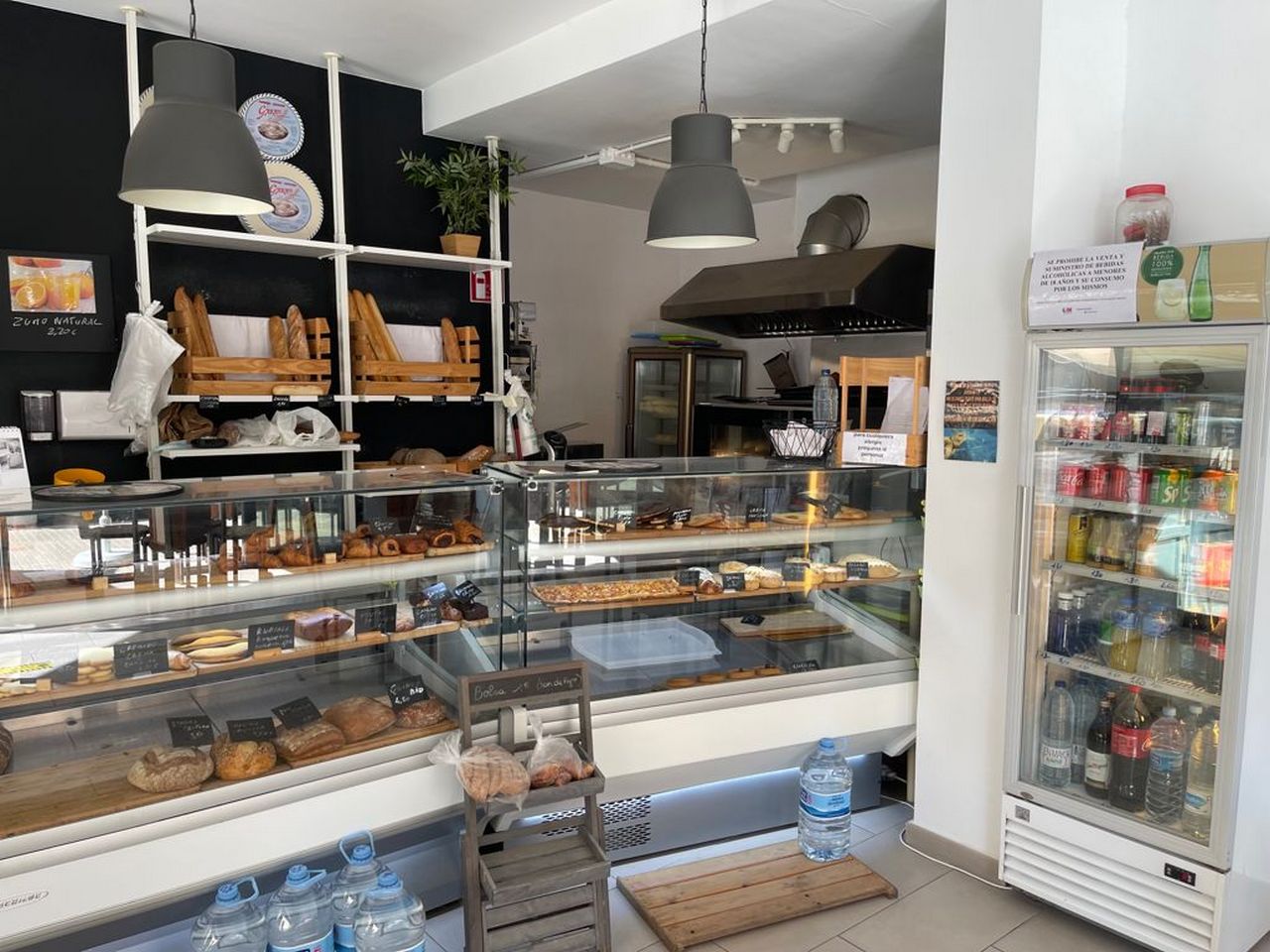 Laden in Palma de Majorca, Spain 140m², Nr. 975