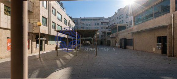 Apartamento de 4 dormitorios en Espinho, Portugal No. 90872 2