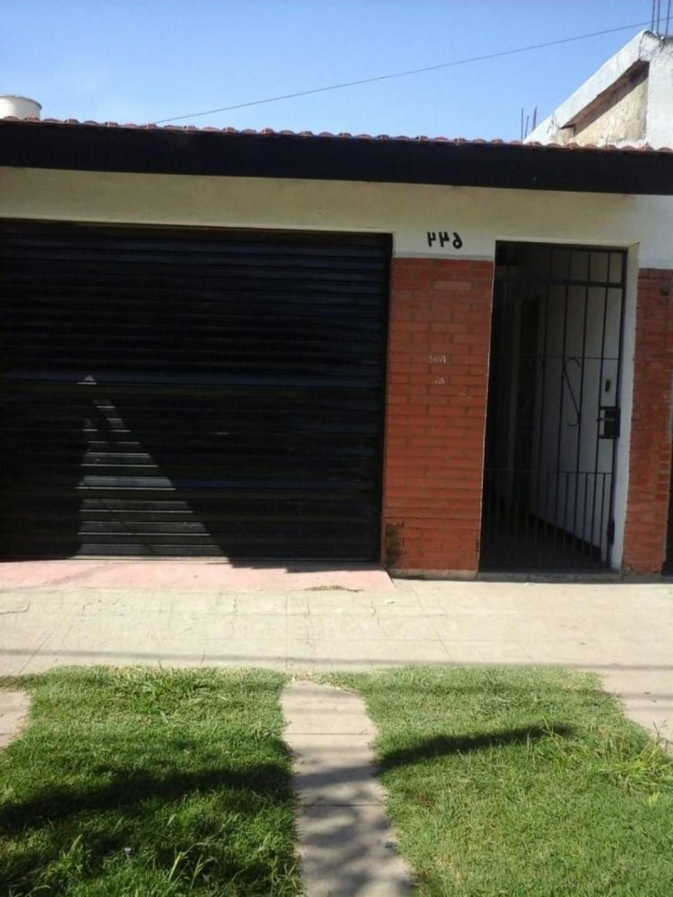 3 bedrooms House in Moreno, Argentina No. 77831