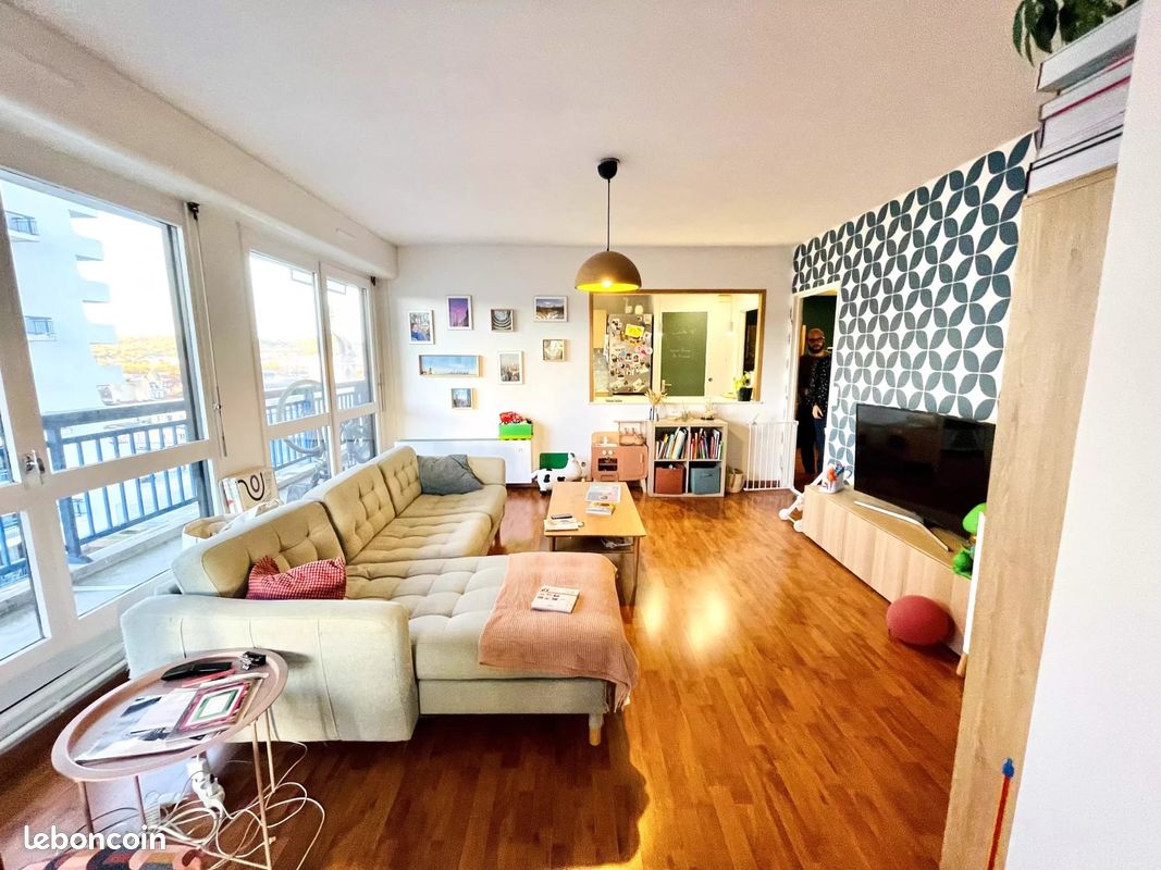 Apartamento de 4 habitaciónes en Nancy, France No. 158264