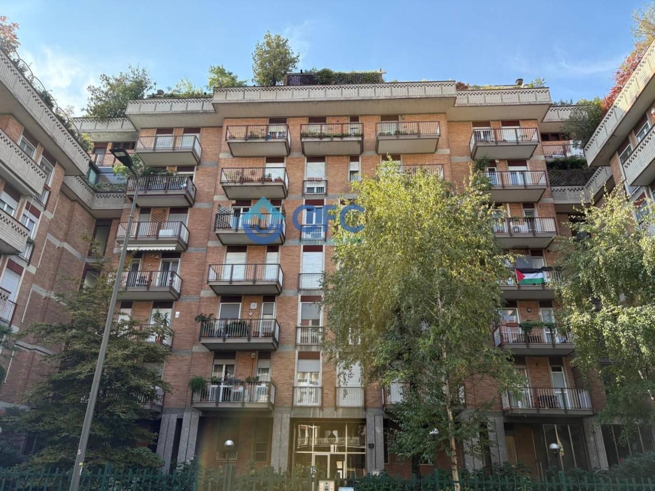 14m² Garage in Milan, Italy No. 362986