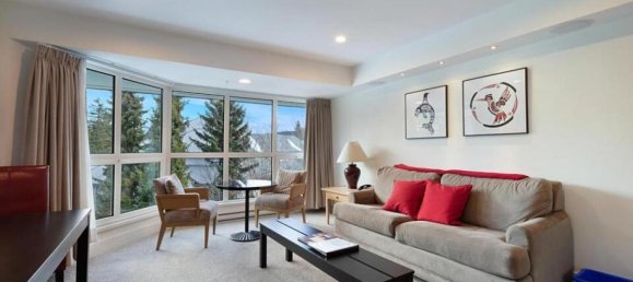 Studio in the Condo in British Columbia, Canada No. 1300 2