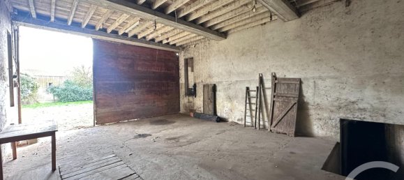 Studio in Pithiviers, France No. 45050 2