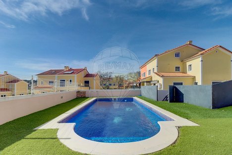 5 bedrooms House in Rio de Mouro, Portugal No. 46114