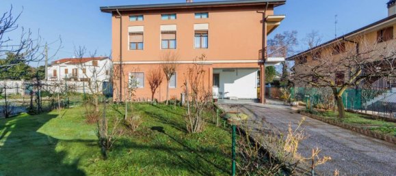 7 rooms Villa in Mezzago, Italy No. 42624 3