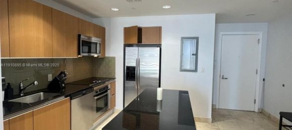 1 dormitorio propiedad comercial en venta en Miami, Miami-Dade, Florida, USA № 614225 5