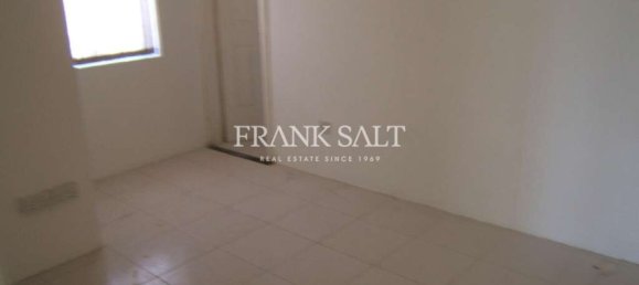 Bureau à Msida, Malta 83m² No. 12581 2