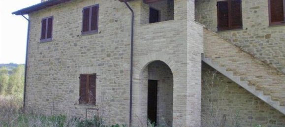 Studio in Gubbio, Italy No. 1483 4