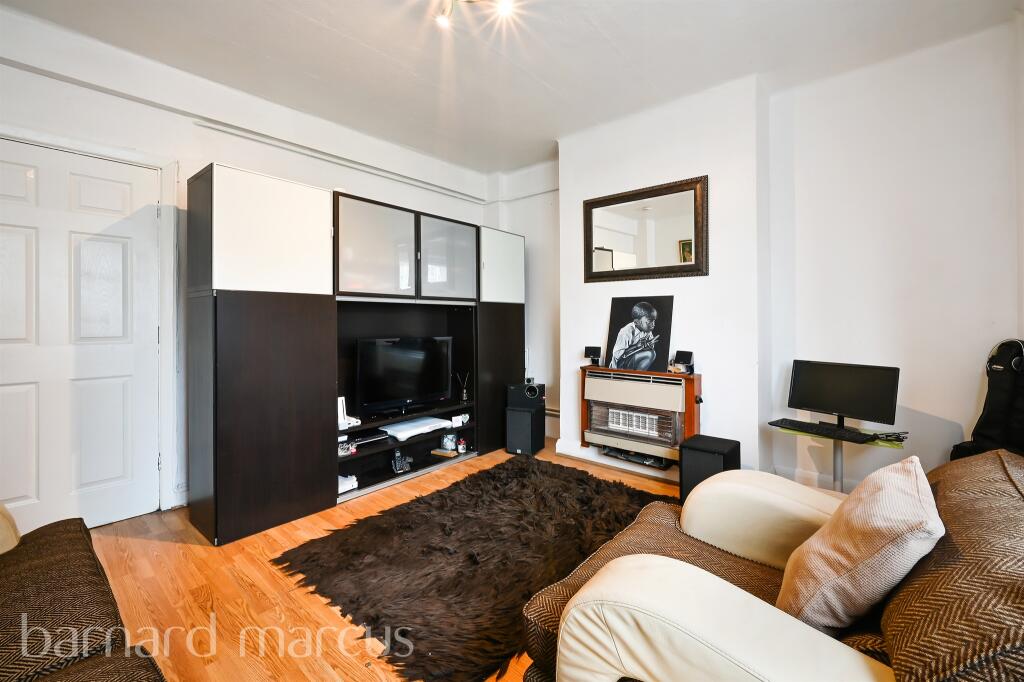 2 bedrooms Apartment in London, United Kingdom No. 9892