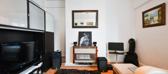 2 bedrooms Apartment in London, United Kingdom No. 9892 22