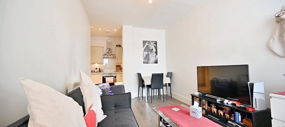 1 bedroom Apartment in Crawley, United Kingdom No. 1798 3