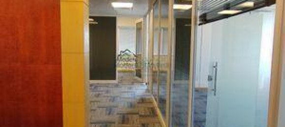 3866m² Office in Sheikh Zayed Road, UAE No. 9445 5