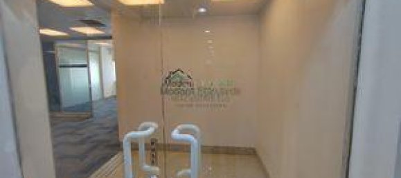 3866m² Office in Sheikh Zayed Road, UAE No. 9445 6