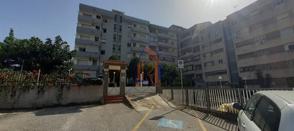 4 bedrooms Apartment in Catanzaro, Italy No. 328281 3