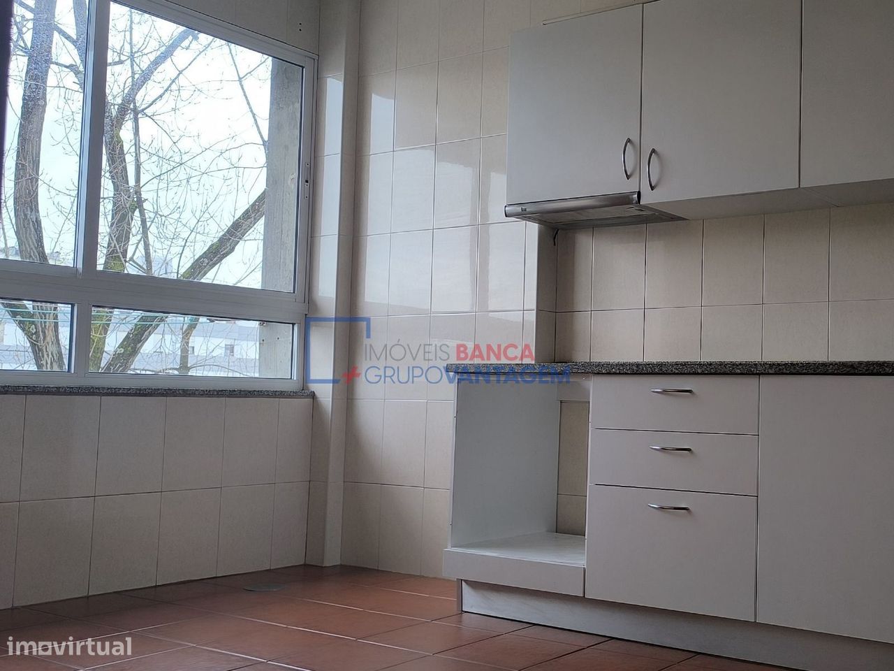 Квартира с 3 спальнями в Матозиньюш, Португалия № 209967