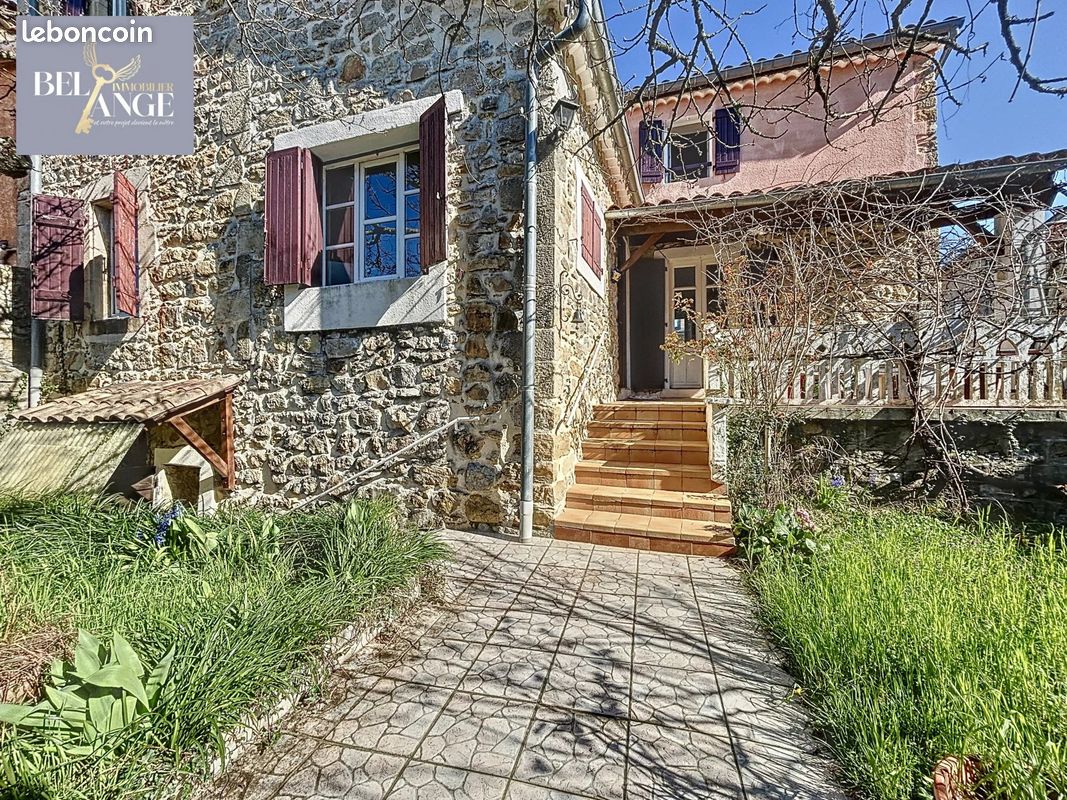 Moradia em banda T3 em Saint-Paul-le-Jeune, France N.º 204994