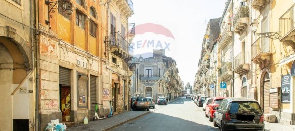 Gewerbliche Immobilie in Catania, Italy 250m², Nr. 259674 3