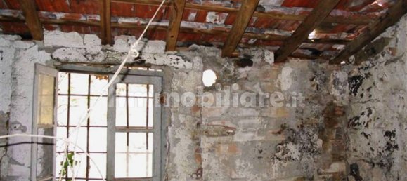 Дом с 4 спальнями в Кастель Витторио, Италия № 159259 16