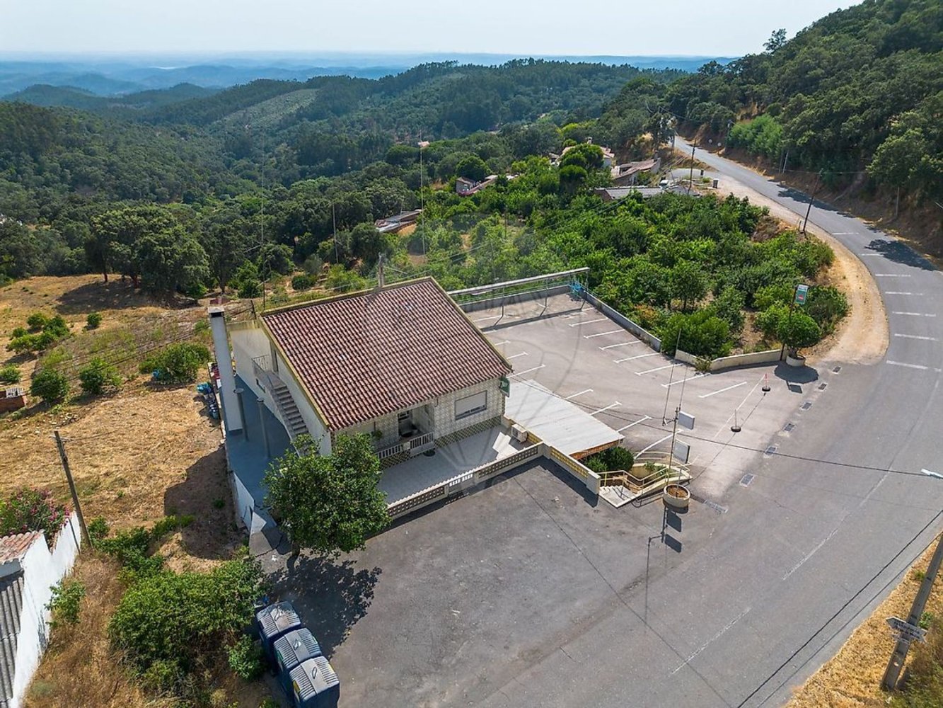 Propiedad comercial en Marmelete, Portugal 275 m² No. 283158