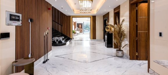 6 bedrooms Villa in Palm Jumeirah, UAE No. 12215 5