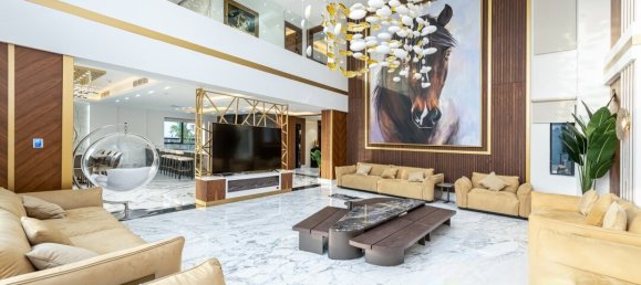 6 bedrooms Villa in Palm Jumeirah, UAE No. 12215 2