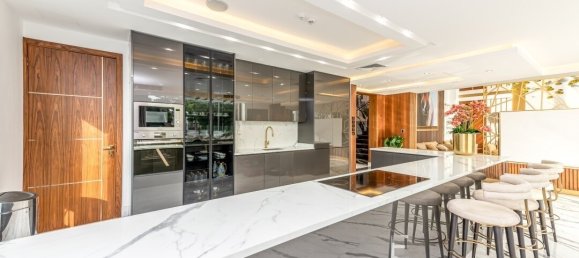 6 bedrooms Villa in Palm Jumeirah, UAE No. 12215 7