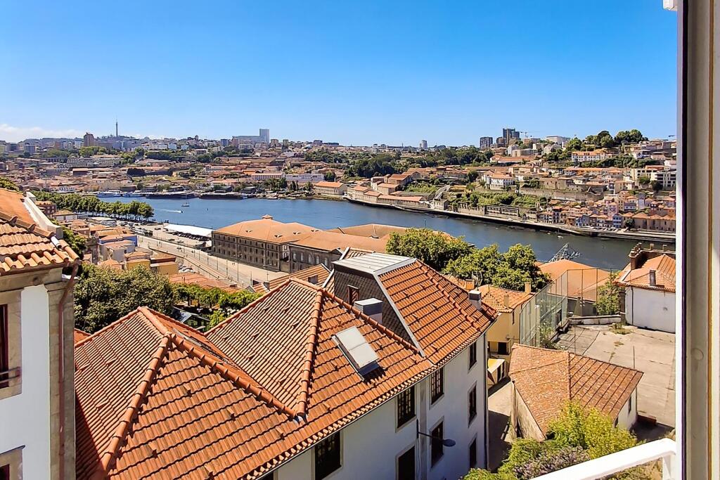 6 bedrooms House in Porto, Portugal No. 257772